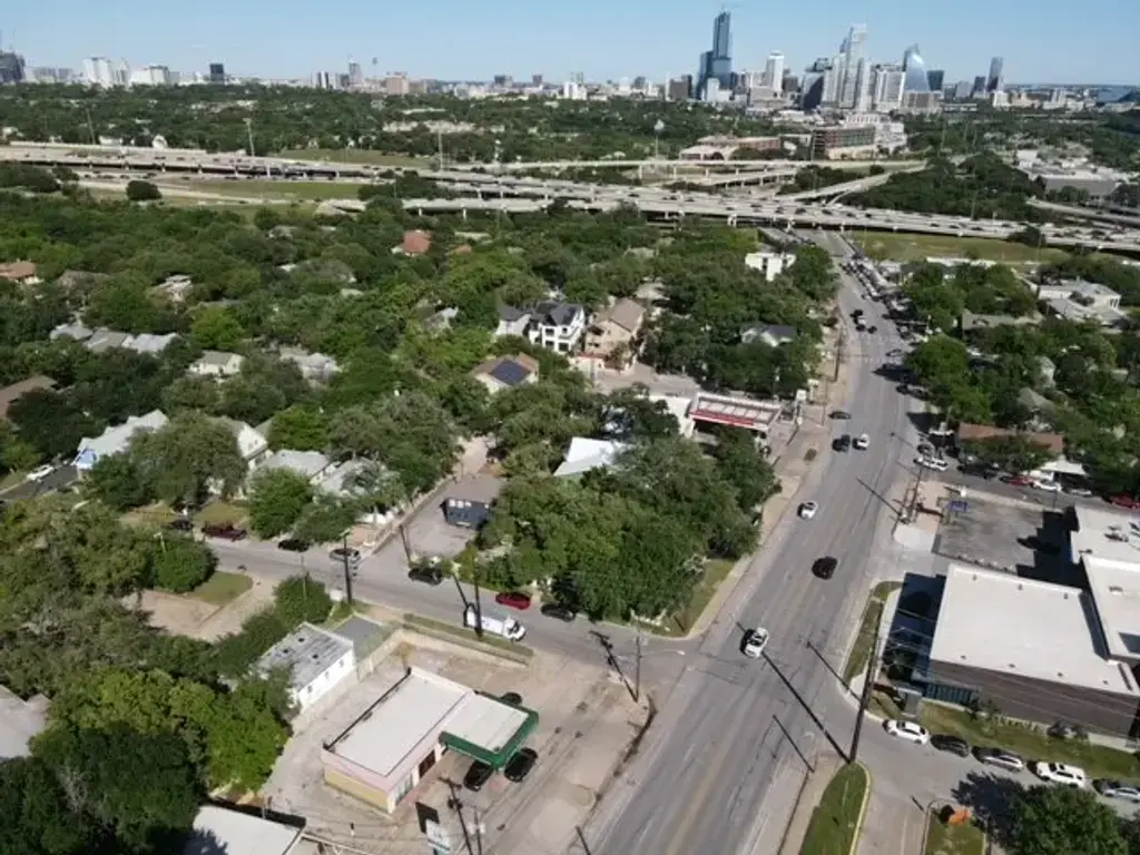 2500 Lake Austin Boulevard, Austin