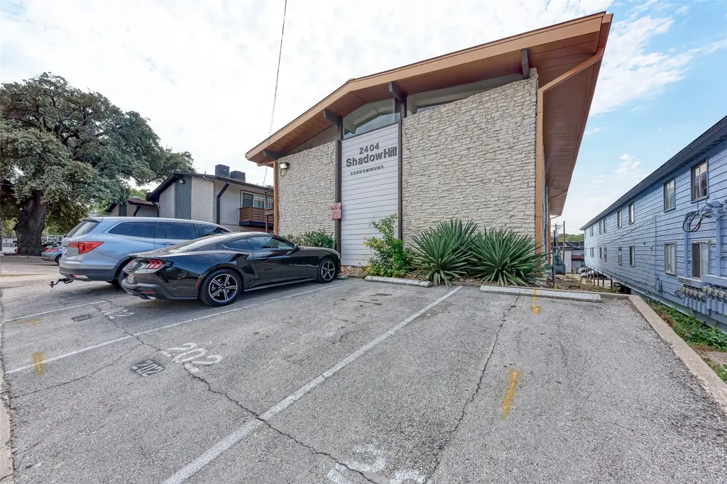 2404 Longview Street 101, Austin
