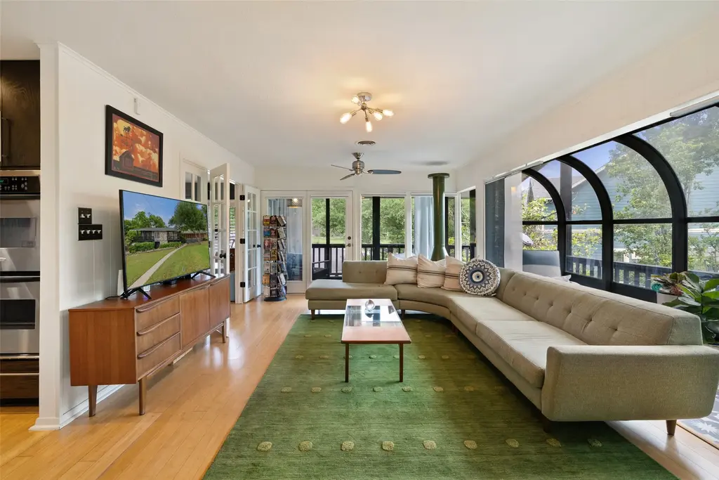1712 Mccoy Place, Georgetown