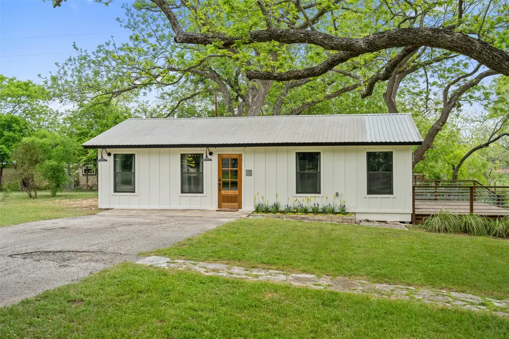 2410 Flite Acres Road, Wimberley