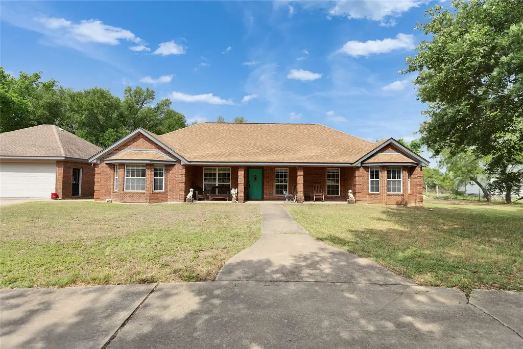 725 Green Valley Drive Ne, Bastrop