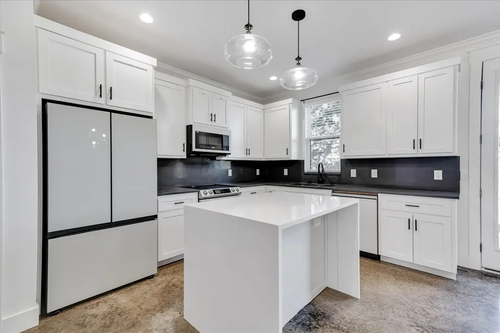 294 Shady Bluff Drive, Wimberley