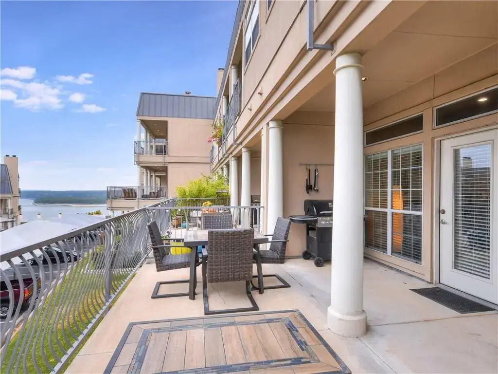 2918 Ranch Road 620 N W-221, Austin