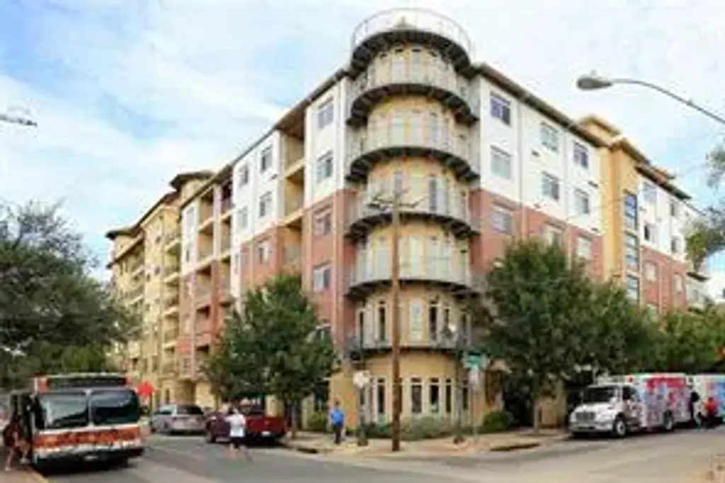 910 W 25th Street 402, Austin