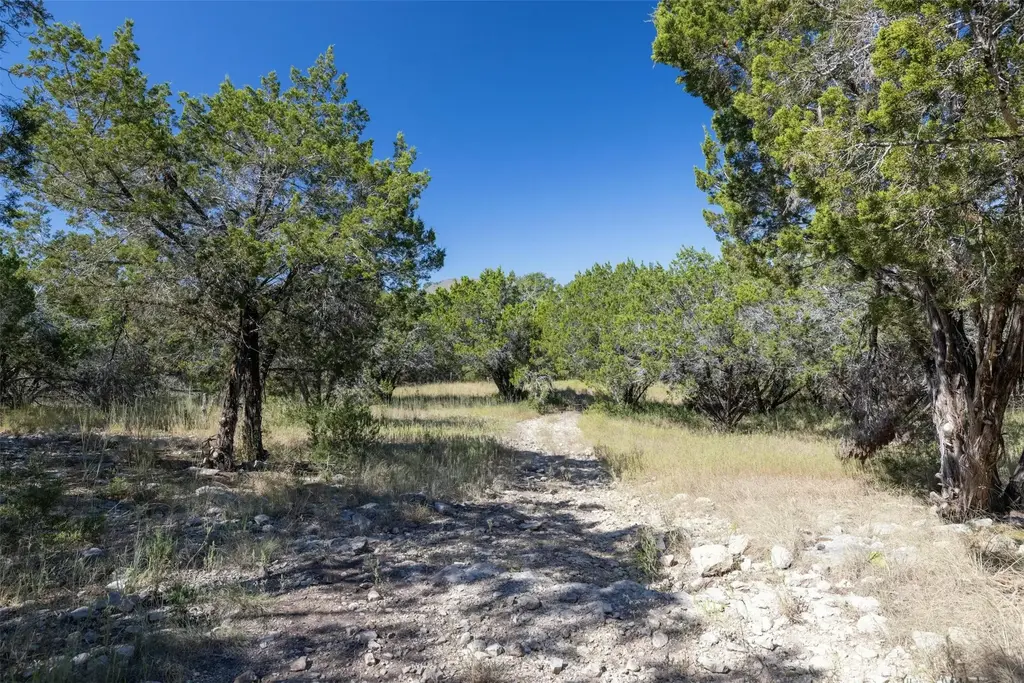 412 S Bear Creek Road, Liberty Hill