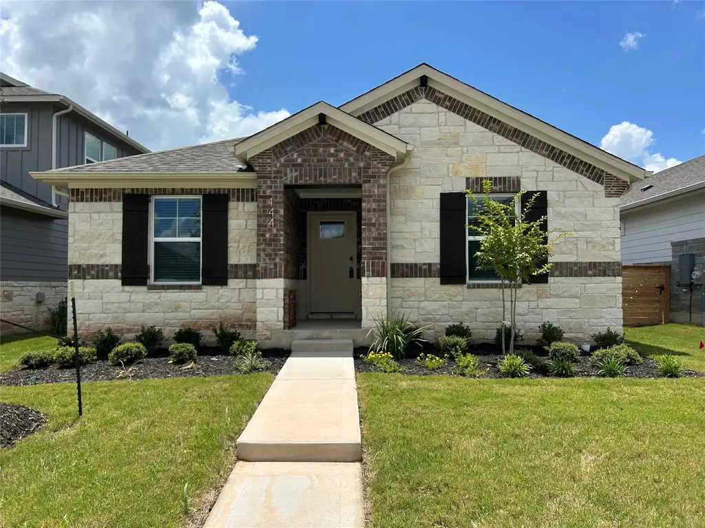 144 Zinnia Lane, Hutto