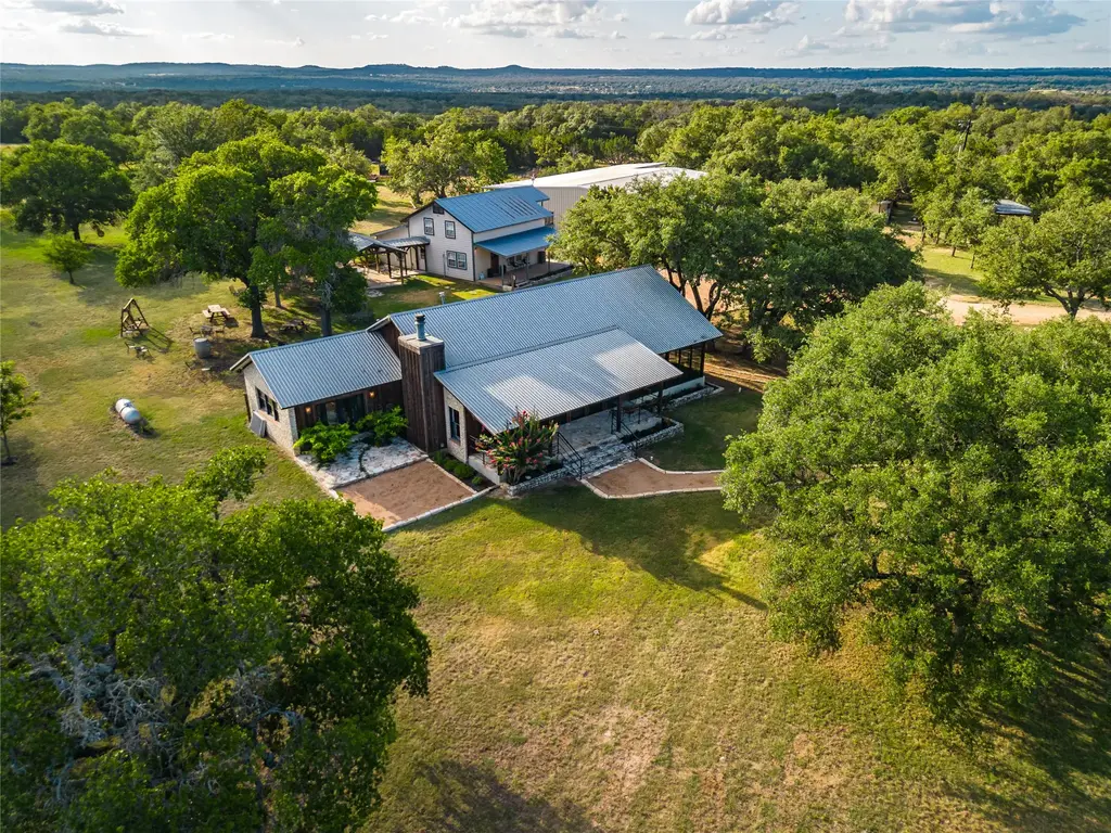 683 Ranch Road 1320, Johnson City