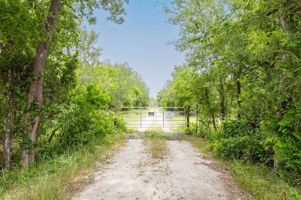San Marcus Hwy, Luling