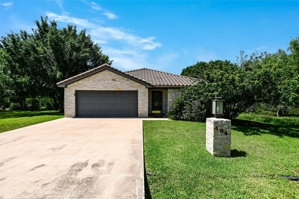 104 Springfield, Horseshoe Bay