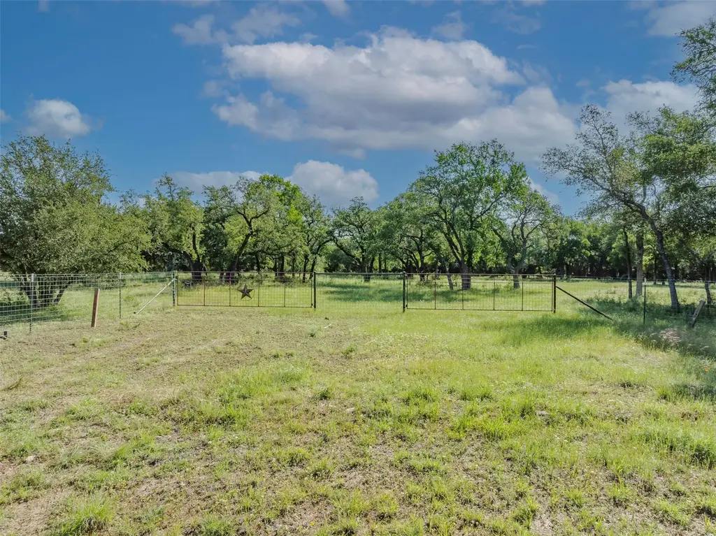 2002 Table Rock Road, Copperas Cove