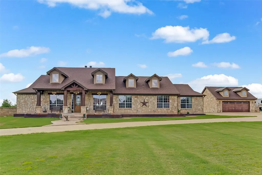 106 Deep Lake Drive, Liberty Hill