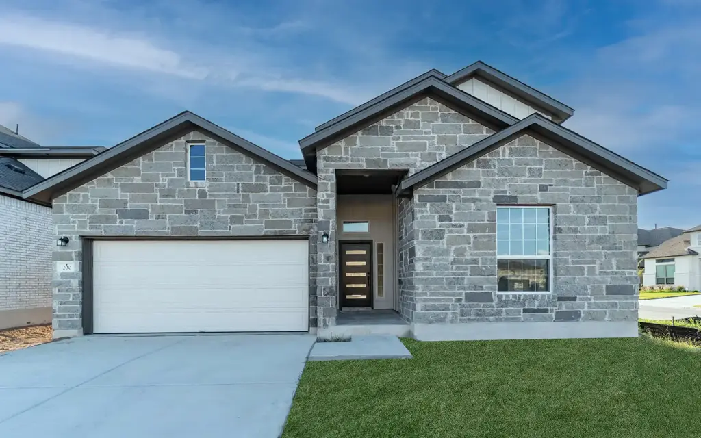 200 Hollister Drive, Liberty Hill