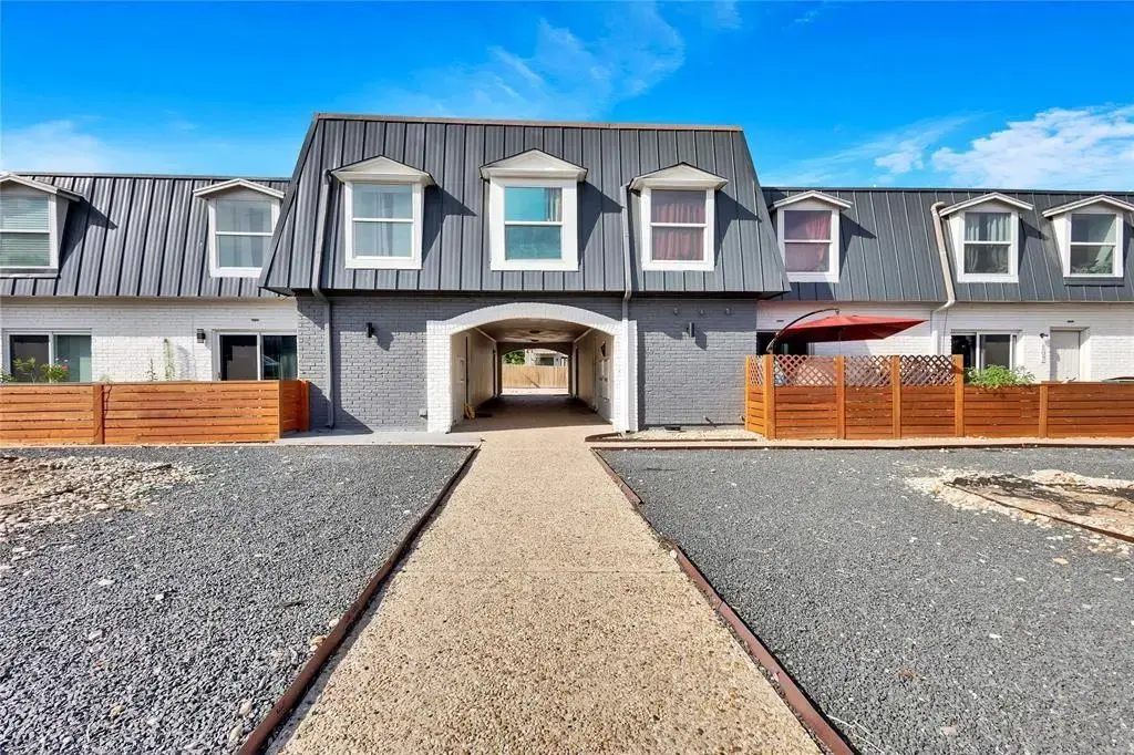 300 E Croslin Street 114, Austin