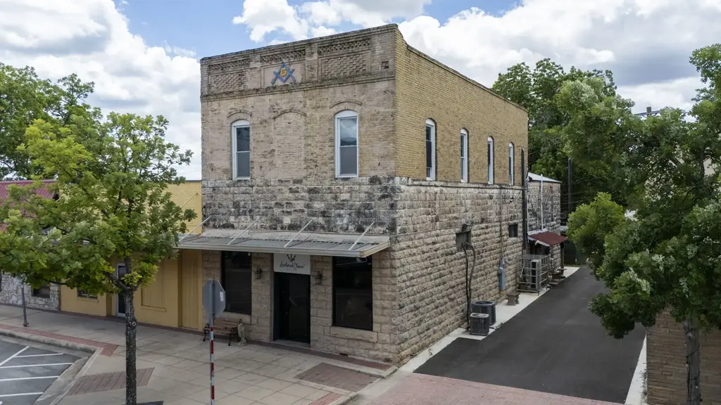 107 W Center Street, Kyle