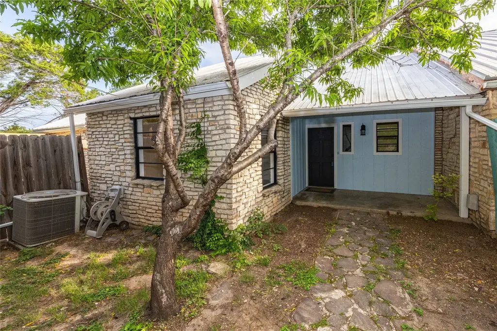 110 Shady Bluff Drive, Wimberley