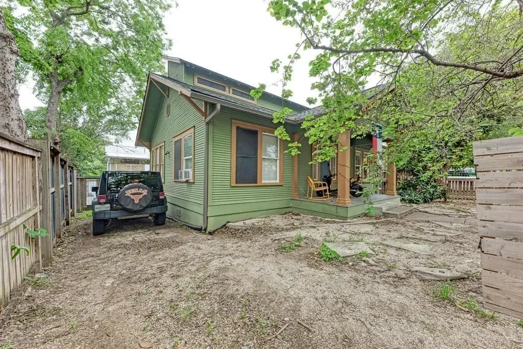2834 Salado Street, Austin