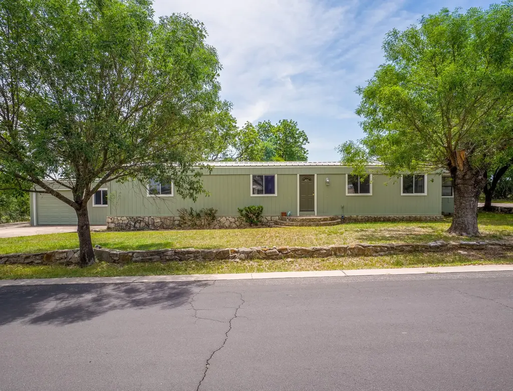 1605 Colonneh Street, Horseshoe Bay