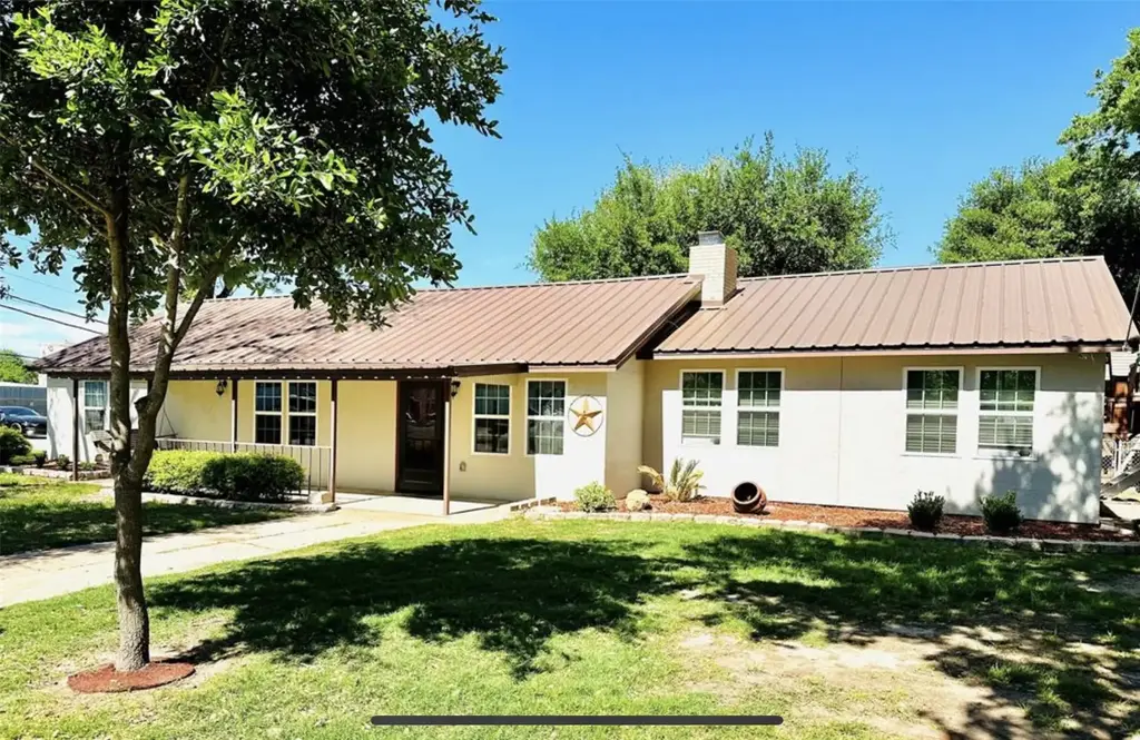 101 Byrne Street, Smithville
