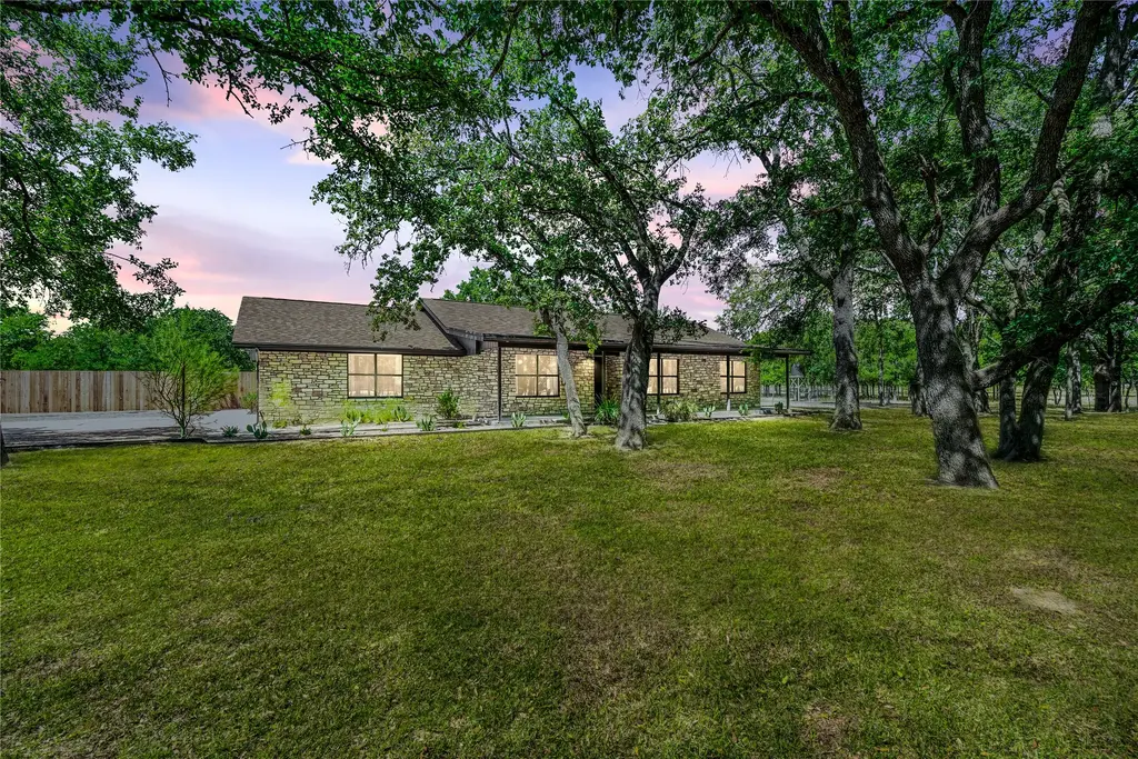 10226 Parsons Road, Manor