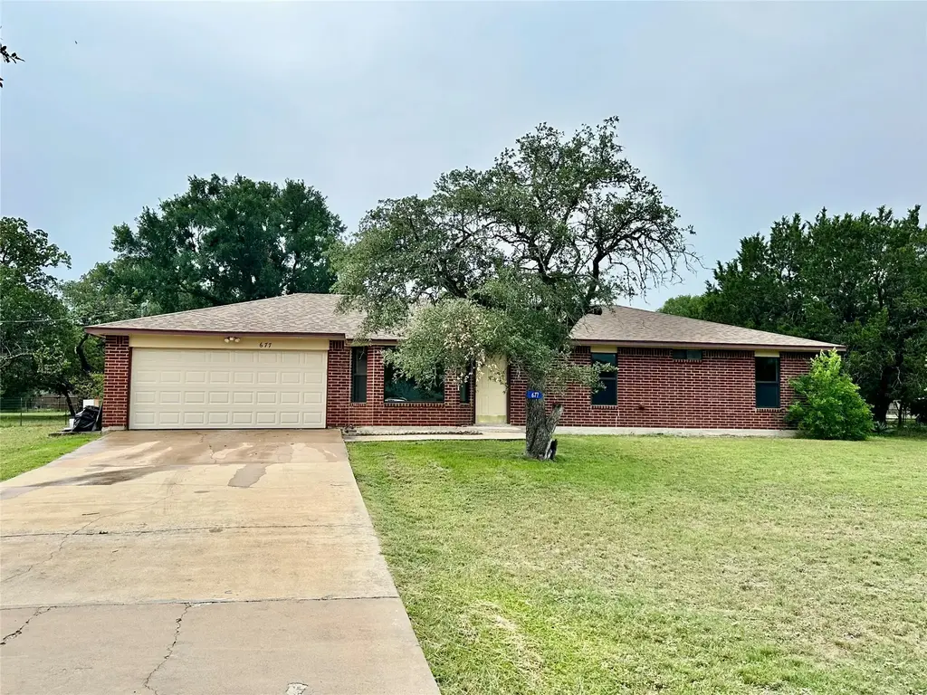 677 County Road 3081 Center, Lampasas