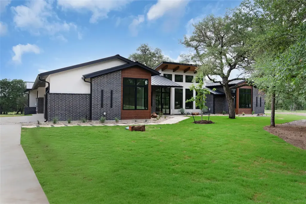 8341 Brewer Lane, Salado