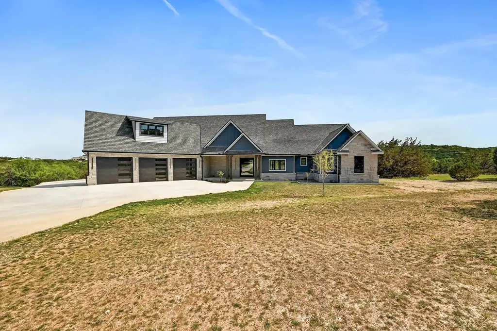 304 Spring Hollow Drive, Bertram