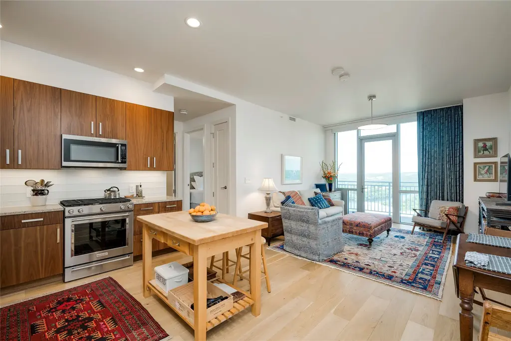 222 West Avenue 2710, Austin