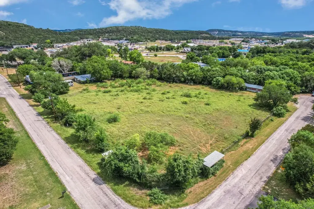 201 Oak Drive, Canyon Lake