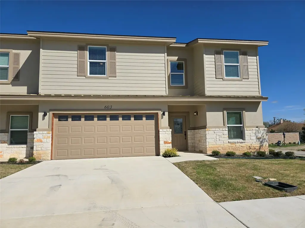 2105 Tiger Trail 603, Round Rock