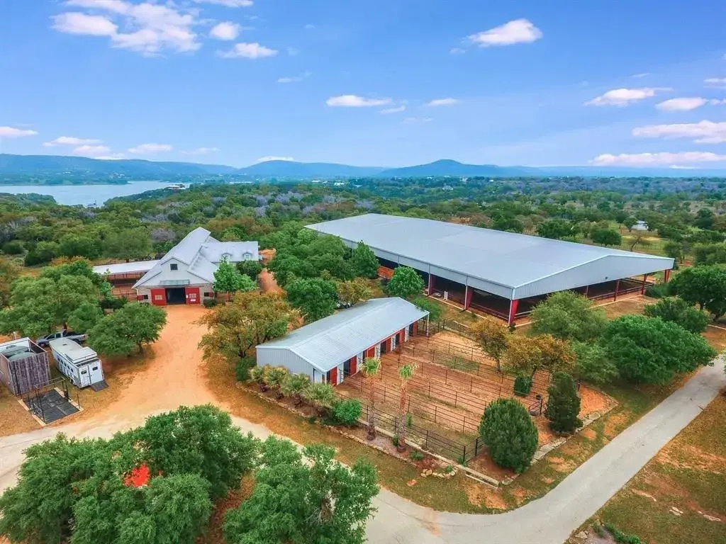 3307 Sunset Cliff, Burnet