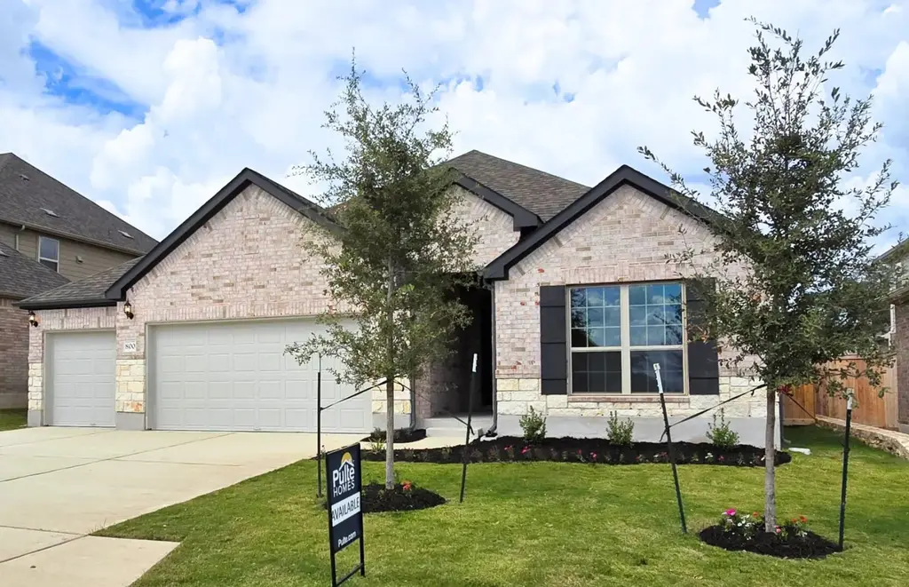 800 Crescent View Drive, Georgetown