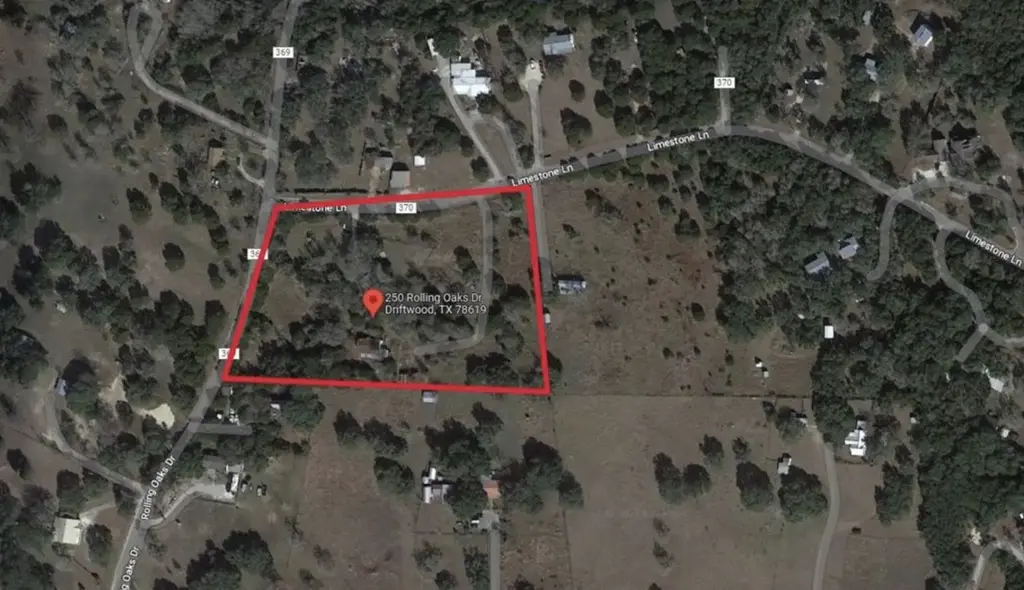250 Rolling Oaks Drive, Driftwood