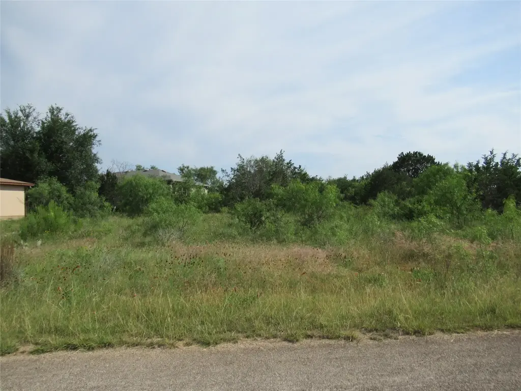 22030 Redbird Drive, Lago Vista