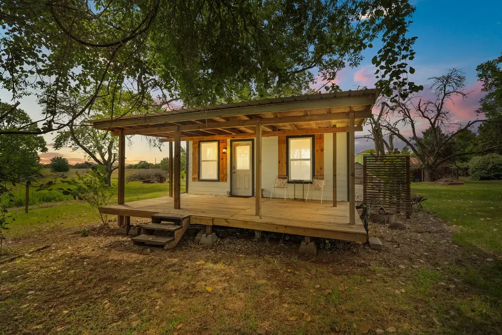 10843 Us Highway 90 W, Harwood
