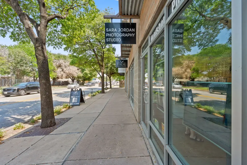 1601 E Cesar Chavez Street 104, Austin