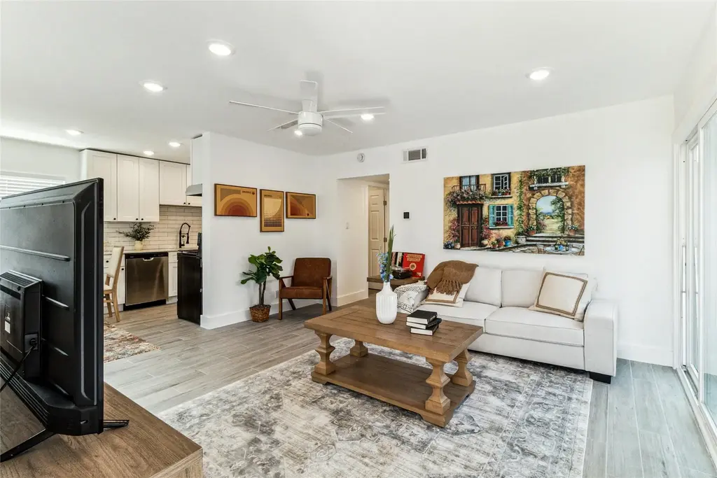 1200 E 52nd Street 101, Austin
