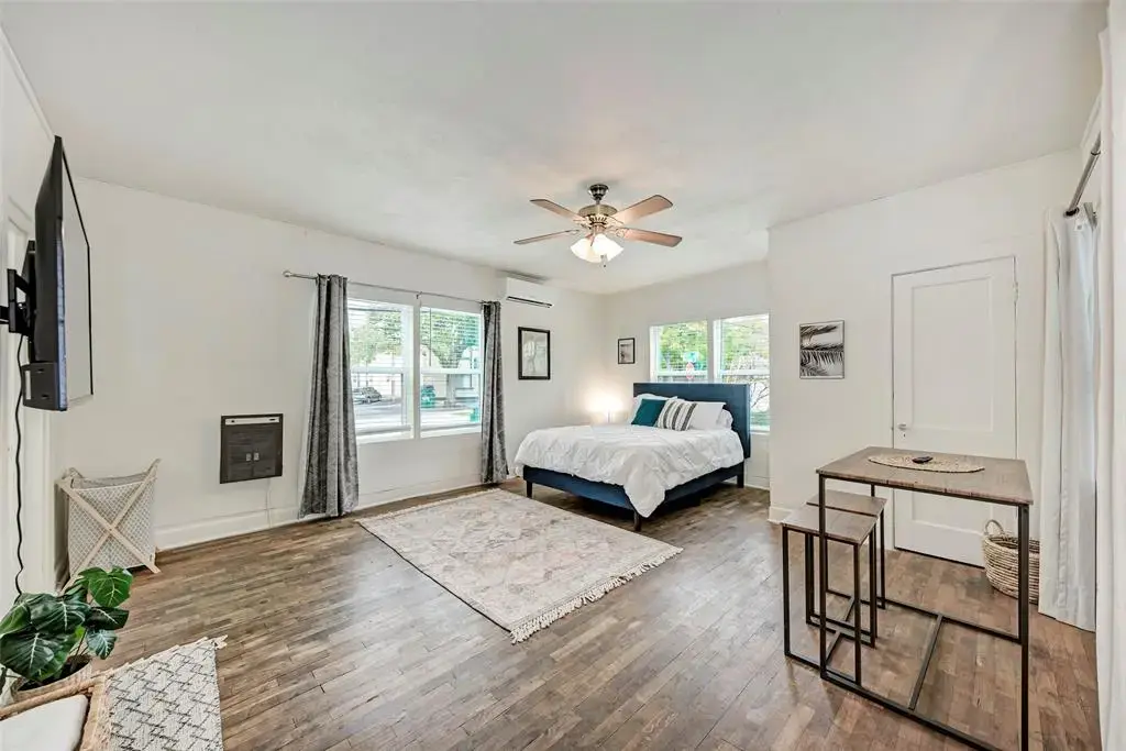 915 W 21st Street 2, Austin