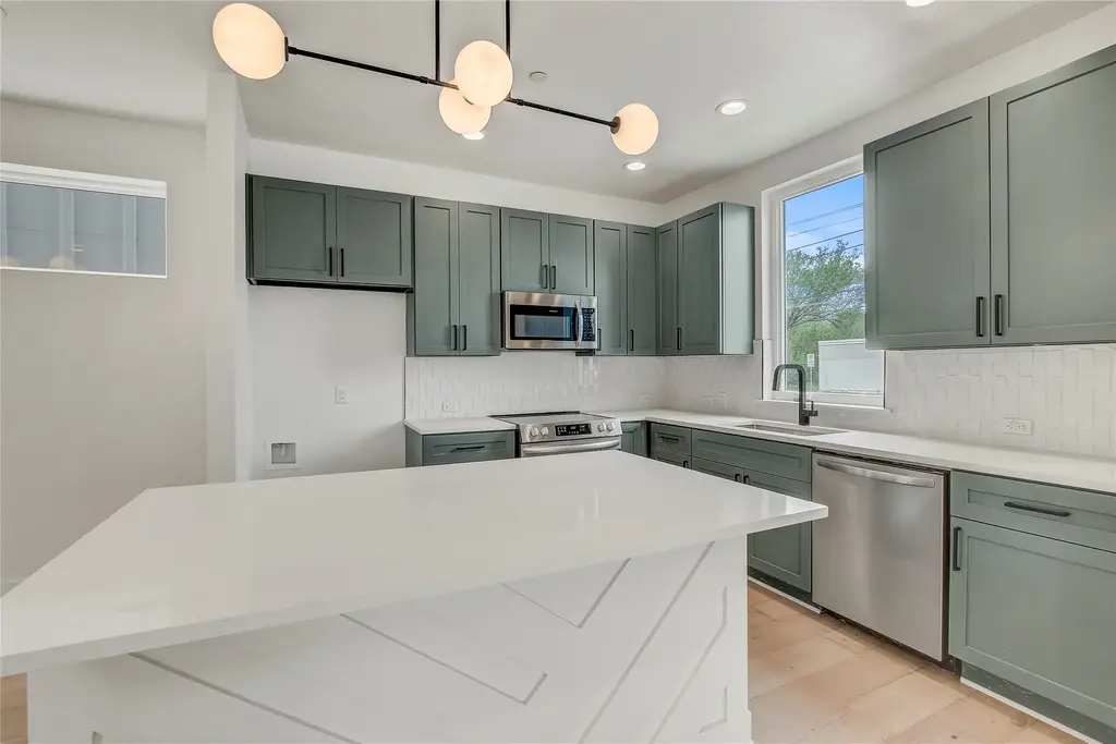 4127 E 12th Street 6, Austin