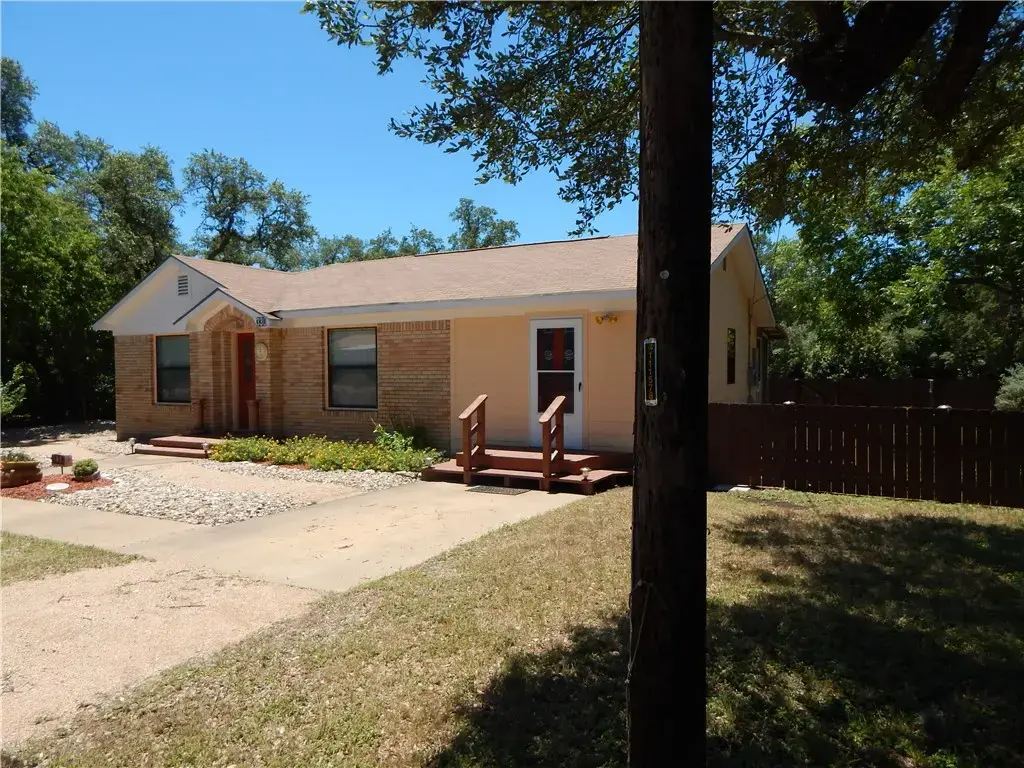 330 E Cedar Street, Bertram