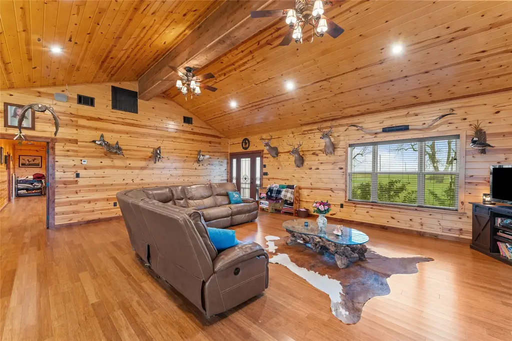 2951 County Road 360, Bartlett
