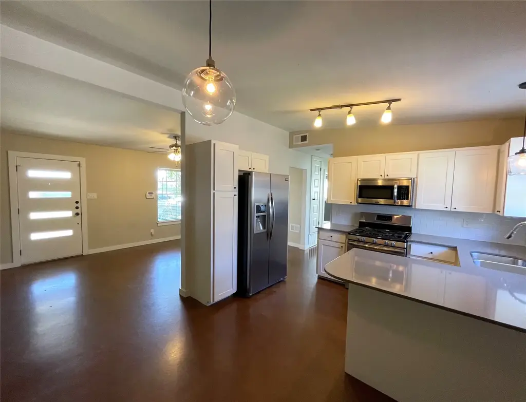 1806 Blue Crest Drive B, Austin