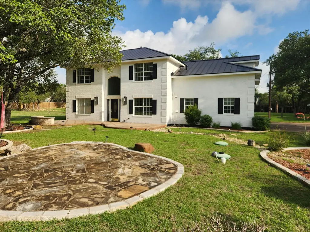 102 County Road 180, Leander