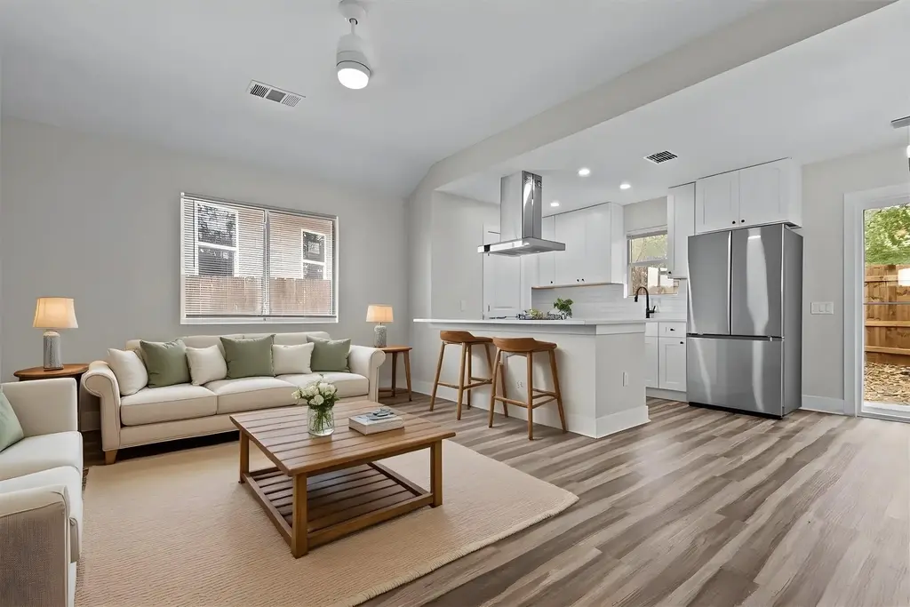 4913 Single Shot #a Circle, Austin