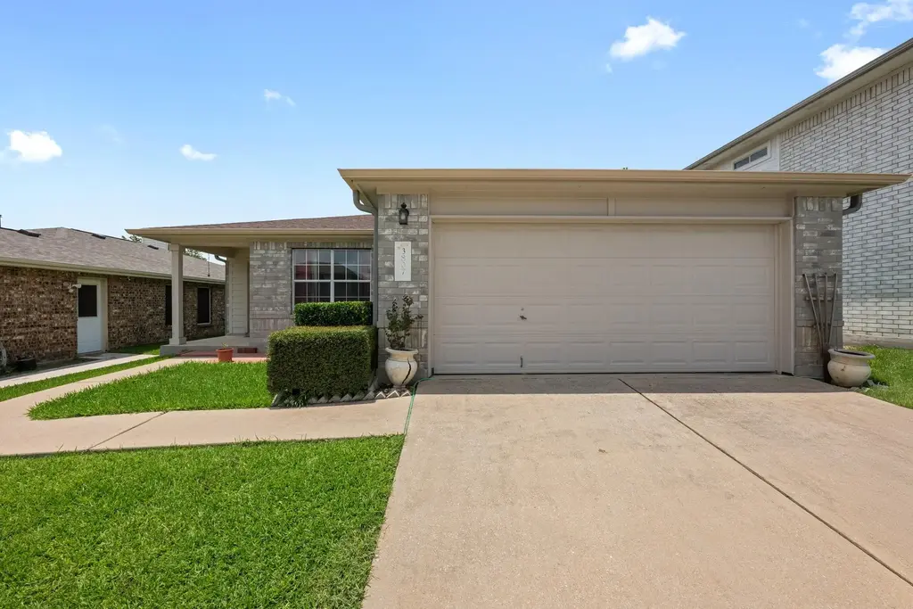 3807 Haleys Way, Round Rock