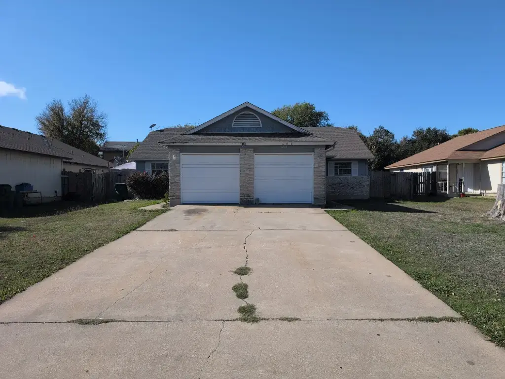 608 Greenlawn Boulevard, Round Rock