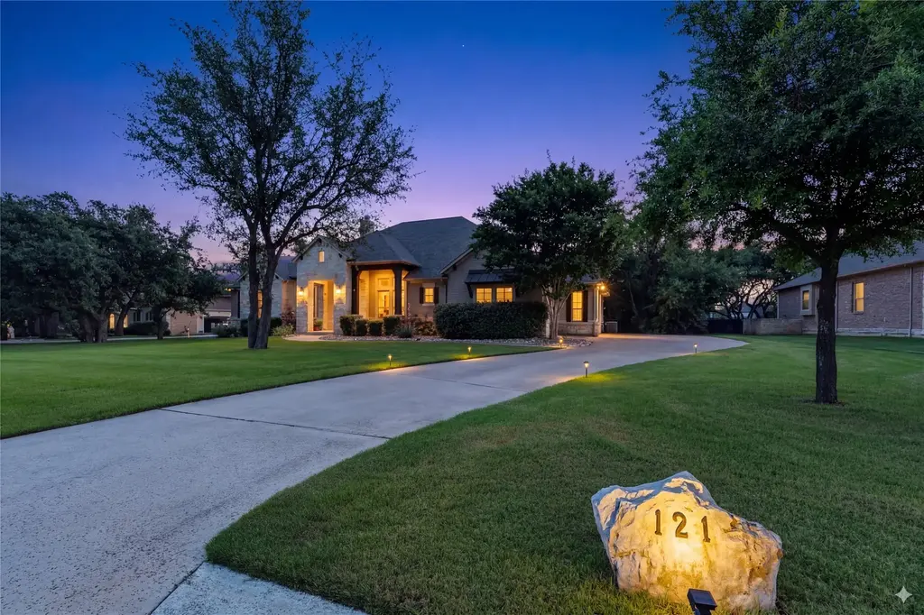121 Umbrella Sky, Liberty Hill