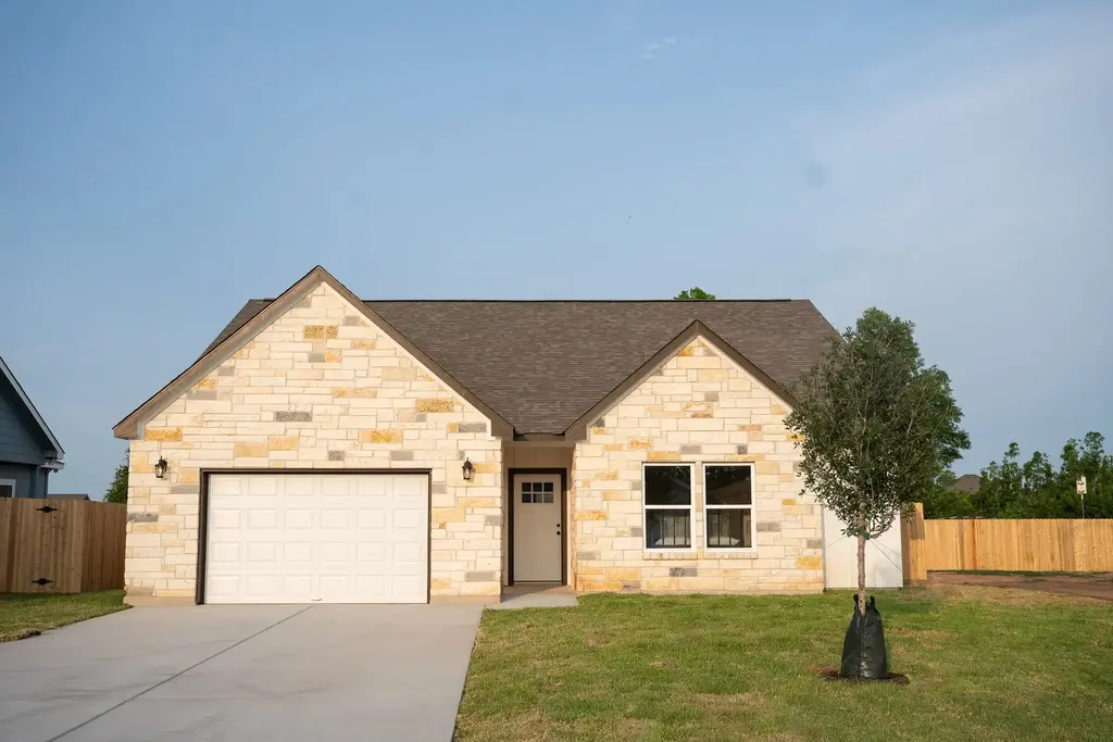 304 String Prairie Way, Smithville