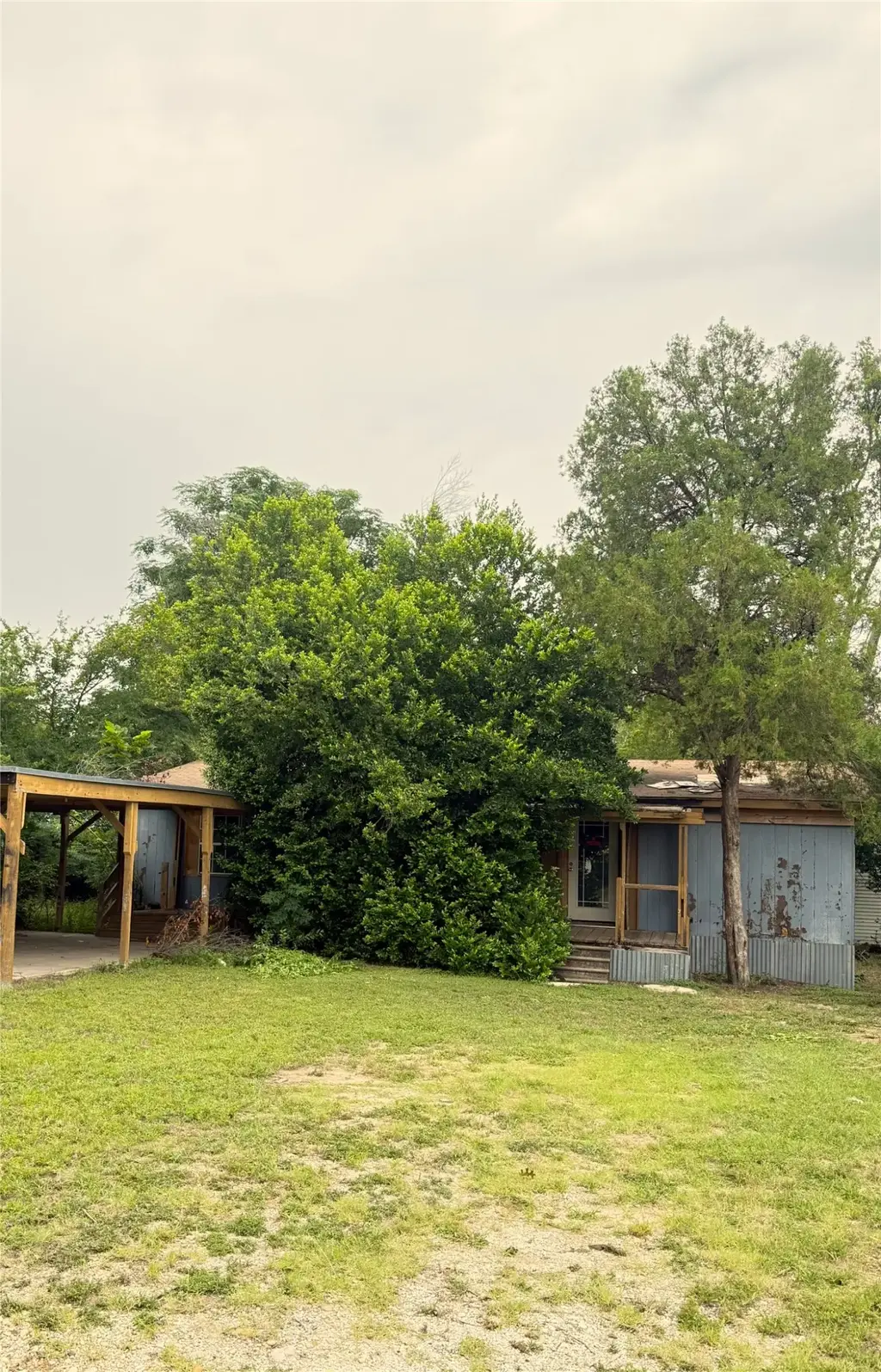834 W Bell Avenue, Rockdale