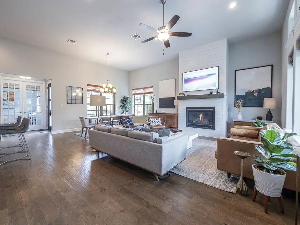 114 Loysoya Street, Bastrop