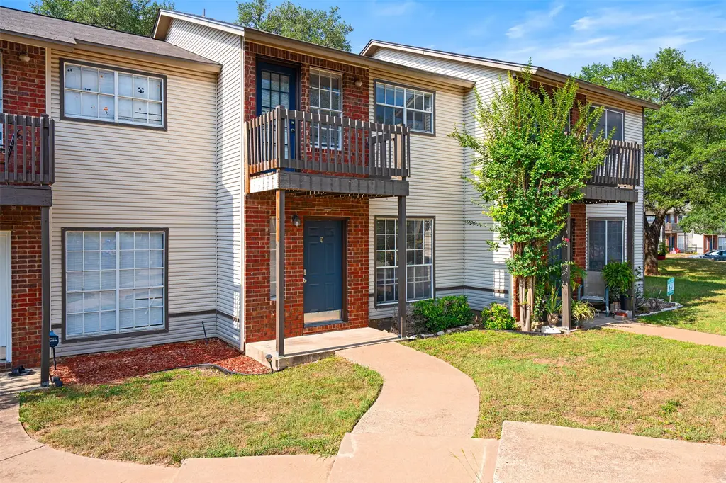 1807 River Crossing Circle B, Austin